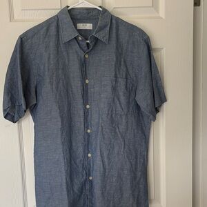 Uniqlo Men's Casual Blue Button-Down Shirt